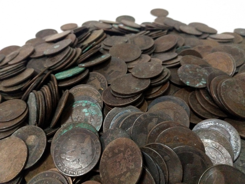 moneda antigua siglo xxi metal desgastada consultar